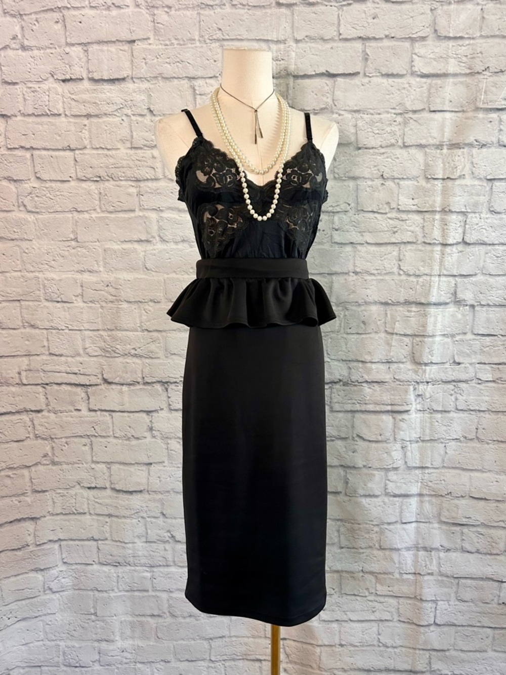 2 Piece Styled Outfit White Blouse w Gems Collar Black Peplum Pencil Midi Skirt - Picture 9 of 12